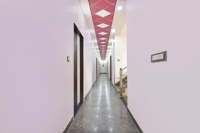 Lobby-corridor