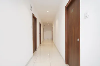 Lobby-corridor