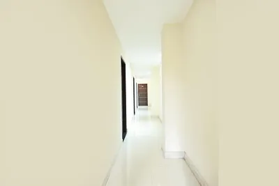 Lobby-corridor