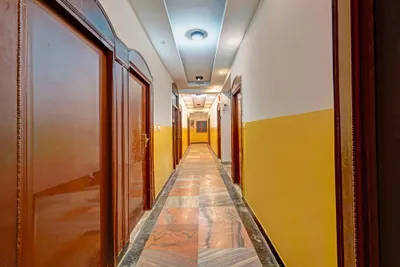 Lobby-corridor