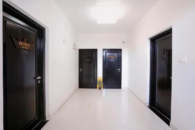 Lobby-corridor