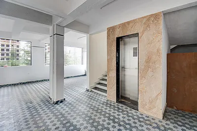 Lobby-corridor