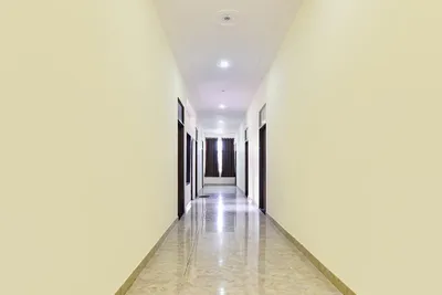 Lobby-corridor