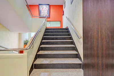 Lobby-corridor