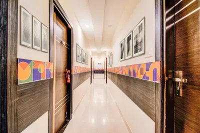 Lobby-corridor
