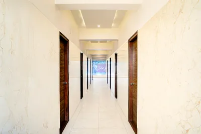 Lobby-corridor