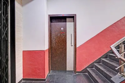 Lobby-corridor