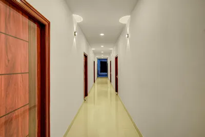 Lobby-corridor