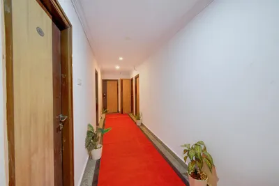 Lobby-corridor