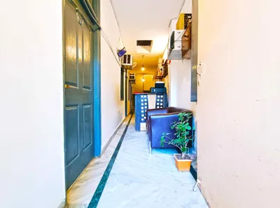 Lobby-corridor