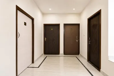 Lobby-corridor