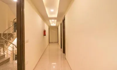 Lobby-corridor