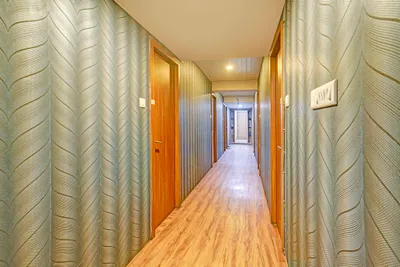 Lobby-corridor