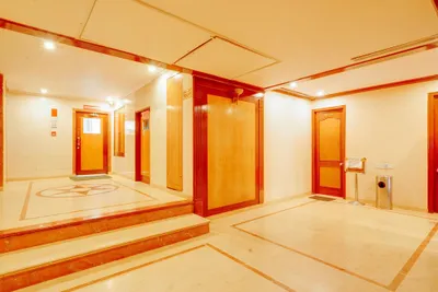 Lobby-corridor