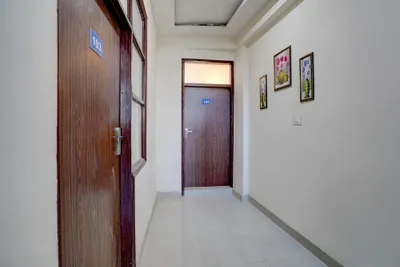 Lobby-corridor