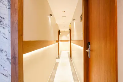 Lobby-corridor