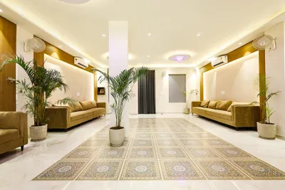 Lobby-corridor