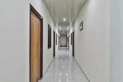 Lobby-corridor