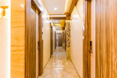 Lobby-corridor