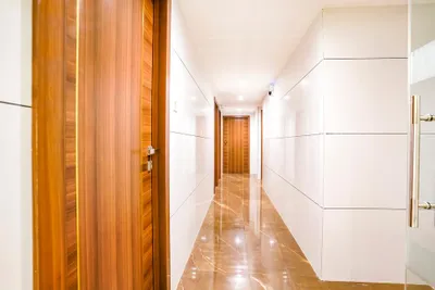 Lobby-corridor