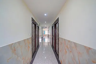 Lobby-corridor