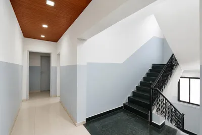 Lobby-corridor