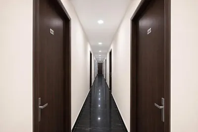 Lobby-corridor