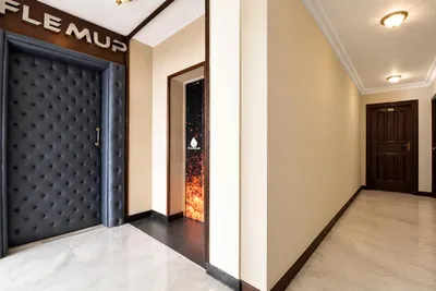 Lobby-corridor