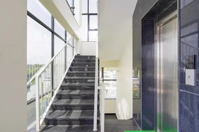 Lobby-corridor