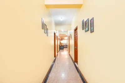 Lobby-corridor