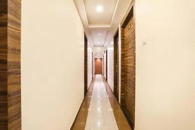 Lobby-corridor