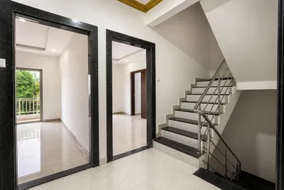 Lobby-corridor