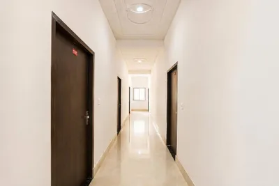 Lobby-corridor