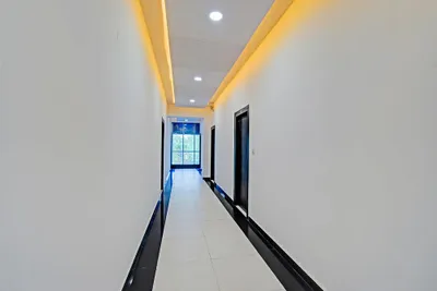 Lobby-corridor