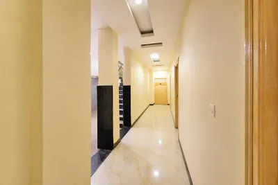 Lobby-corridor