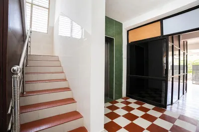 Lobby-corridor