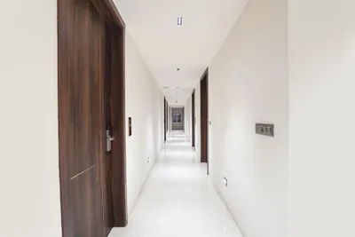 Lobby-corridor