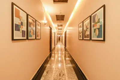 Lobby-corridor