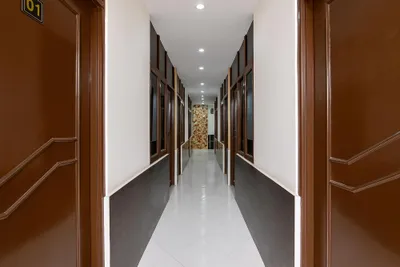 Lobby-corridor