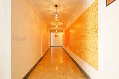 Lobby-corridor