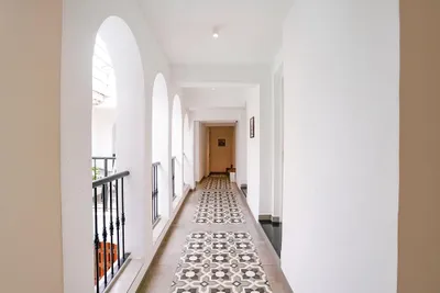 Lobby-corridor