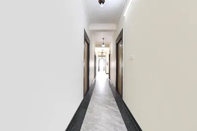 Lobby-corridor