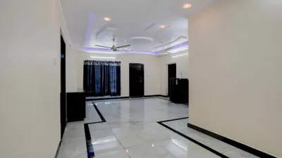 Lobby-corridor