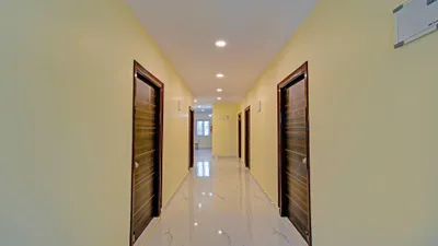 Lobby-corridor