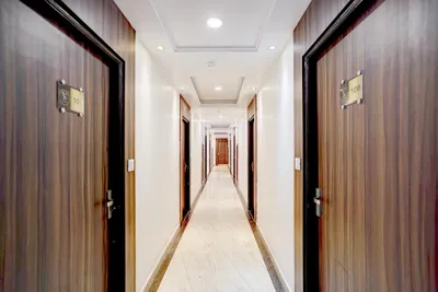 Lobby-corridor
