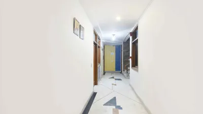 Lobby-corridor