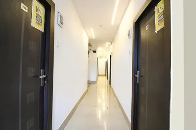 Lobby-corridor