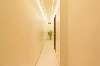 Lobby-corridor