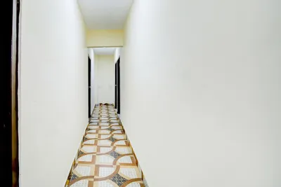 Lobby-corridor