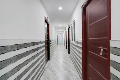 Lobby-corridor